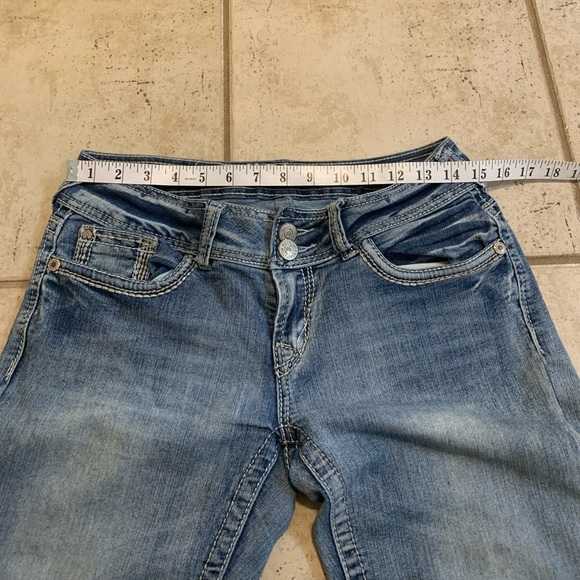 Wallflower Luscious Curvy Fit Bootcut Jeans Size 7 Embroidered Back Pockets Y2K - Picture 9 of 12